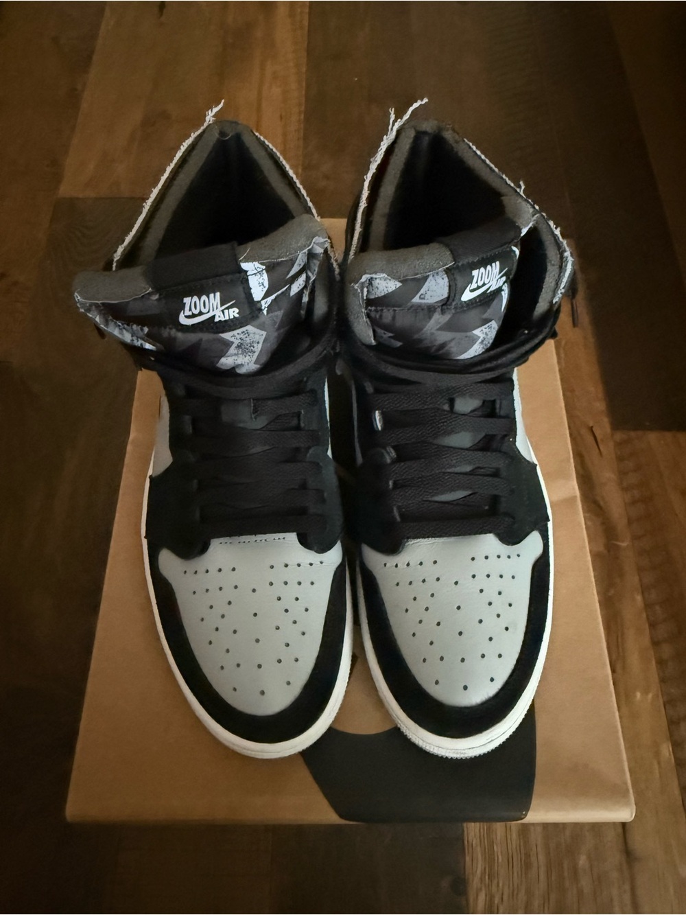 Men's Air Jordan 1 Black and Grey High-Top Sneakers - Iconic Air Style - Picture 5 of 6